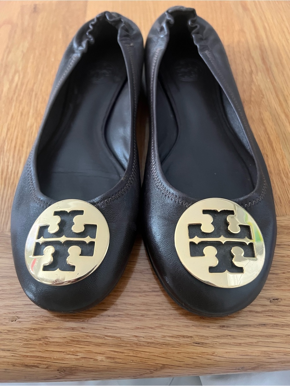 Tory Burch Brown Dark Leather Reva Ballet Flats with Gold Logo-8.5 - Picture 3 of 5